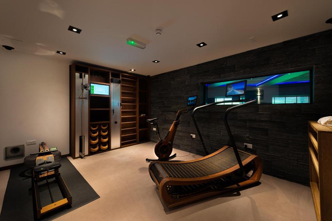 Cave Hotel & Golf Resort ฟาเวอร์แชม ภายนอก รูปภาพ